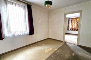 Tolles Haus mit großem Garten, zwei Garagen und viel viel Platz! – Reutlingen (Kreis) – Vorschaubild 13