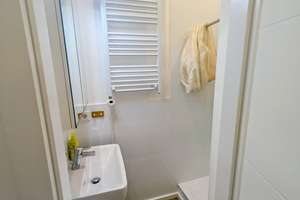 Teilmöbiliertes, helles  1-Zimmer-Apartment in Düsseldorf Friedrichstadt – Corneliusstraße 14, 40215 Friedrichstadt, Düsseldorf – Vorschaubild 8