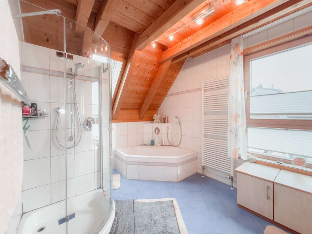 Immobilie in Dinkelscherben - Ruhig, großzügig, familienfreundlich – Ein Haus zum Wohlfühlen in Oberschöneberg - Bild 3