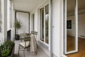 Entrée Weißensee –  Bezugsfreie Neubauwohnung mit Südwestbalkon, zwei Bädern & Aufzug – Lehderstraße 30, 13086 Weißensee, Berlin – Vorschaubild 3