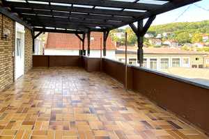 Großes Wohnhaus: 14 Zimmer, Doppelgarage, neues Dach, neue Heizung – Wetteraukreis – Vorschaubild 17