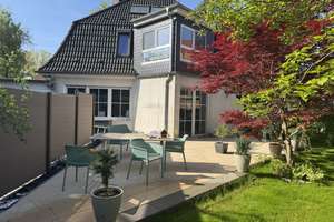 Traumhaus in Birkenwerder – gehobene Gartenidylle mit modernem Luxuskomfort – Nürnbergerstraße 11, 16547 Birkenwerder – Vorschaubild 1