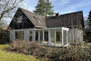 EFH mit Einliegerwohnung oder Bürofläche bzw. Platz für die Familie