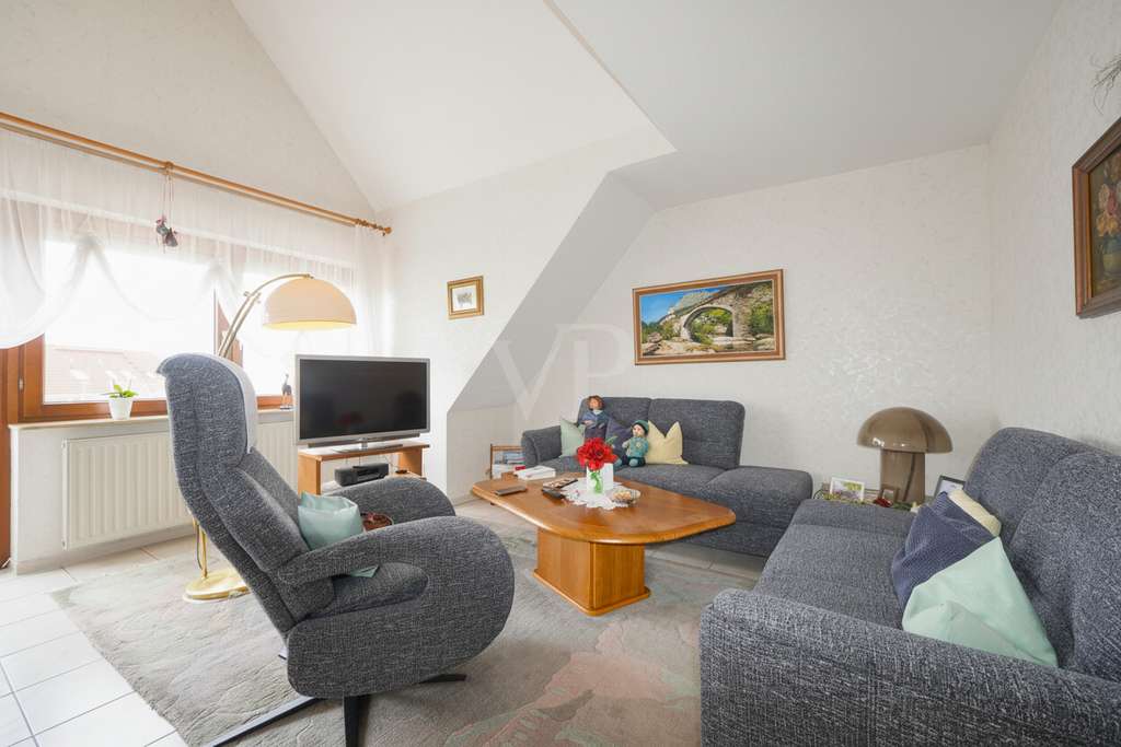 Immobilie in Kupferzell - Gepflegte Maisonette-Wohnung mit Balkon, Einbauküche und Doppelgarage - Bild 3