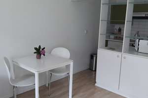 Möbliertes  Apartment mit Südbalkon und grossem Schwimmbad nahe Alster – Mittelweg 114, 20149 Harvestehude, Hamburg – Vorschaubild 5