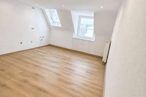 Charmante 3-Zimmer-Dachgeschosswohnung in Würzburg – frei ab sofort – Annastraße 15, 97072 Altstadt, Würzburg – Vorschaubild 7