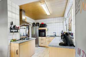 Grün wohin das Auge reicht: Dreifamilienhaus mit 5 Stellplätzen und Gartenreich auf ca. 824 m² – Die vollständige Adresse der Immobilie erhältst du vom Anbieter., 70565 Rosental, Stuttgart – Vorschaubild 7