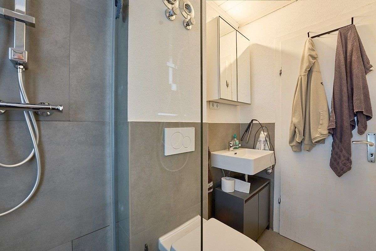 Immobilie in Immenhausen - Zweifamilienhaus mit Garage in Immenhausen - Bild 8