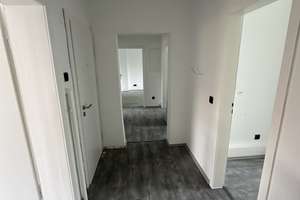 Frisch renovierte 5 Zimmer Wohnung 