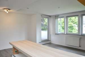 Einziehen und wohlfühlen: modernisierte DG-Wohnung, 4 Zimmer, Loggia, Klimaanlage und Gartennutzung – Die vollständige Adresse der Immobilie erhältst du vom Anbieter., 45355 Borbeck-Mitte, Essen – Vorschaubild 4