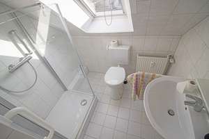 Helle Dachgeschosswohnung auf 70 m² mit Tageslichtduschbad – Galgenfeldstraße 5, 44797 Stiepel, Bochum – Vorschaubild 14
