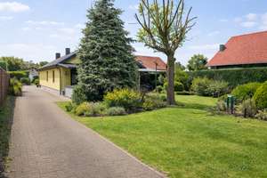 Einfamilienhaus mit massivem Nebengebäude und Garten – ideal für zwei Generationen – Die vollständige Adresse der Immobilie erhältst du vom Anbieter., 13127 Französisch Buchholz, Berlin – Vorschaubild 1