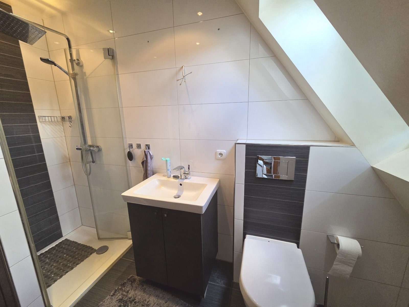 Immobilie in Maroldsweisach - *PREISREDUZIERUNG* Modernisiertes MFH inkl. Gewerbe mit Nebengebäude u. Garagen in zentraler Lage v - Bild 12