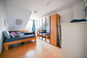 🍀 Familien Traum in Grüner Oase - lichtdurchflutete 5 Zimmer Dachgeschoss Wohnung mit West Balkon – Die vollständige Adresse der Immobilie erhältst du vom Anbieter., 13403 Reinickendorf (Ortsteil), Berlin – Vorschaubild 4