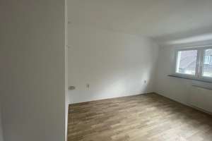 Helle 3-Zimmer-Dachgeschosswohnung mit, Badewanne & optionaler EBK in Wuppertal-Barmen – Die vollständige Adresse der Immobilie erhältst du vom Anbieter., 42281 Barmen, Wuppertal – Vorschaubild 6