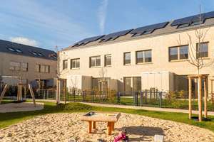 BEG-Effizienzhaus-40: Bezugsfertiges Reihenendhaus mit Garten in Misburg für Paare & Kapitalanleger