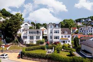 Elbblick Pur - Historische Eleganz - 2 Familienhaus mit grenzenlosem Weitblick auf die Elbe – Die vollständige Adresse der Immobilie erhältst du vom Anbieter., 22587 Blankenese, Hamburg – Vorschaubild 2