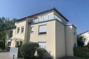 Exklusive, neuwertige 4-Zimmer-Wohnung mit Balkon und EBK in Ingolstadt