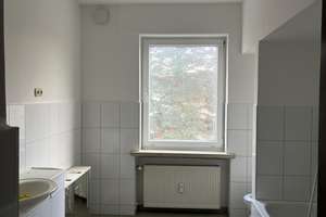 Platz zum leben...Großzügige 5-Zimmer-Wohnung im OG mit Balkon, Garage, großem Kellerraum und Garten – Die vollständige Adresse der Immobilie erhältst du vom Anbieter., 30165 Hainholz, Hannover – Vorschaubild 8