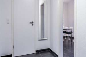 Möblierte 2-Zimmer-Wohnung mit großer Küche in Deutz – kurzfristige Anmietung möglich – Die vollständige Adresse der Immobilie erhältst du vom Anbieter., 50679 Deutz, Köln – Vorschaubild 12