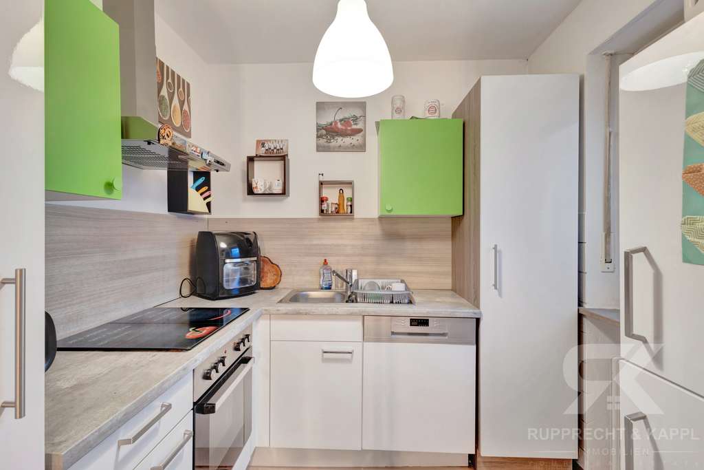 Immobilie in Weiden in der Oberpfalz - Solide Kapitalanlage: Vermietete 3,5-Zimmer-Etagenwohnung mit Balkon und Stellplatz in Weiden - Bild 3