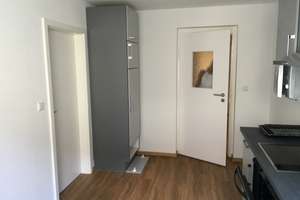 Helle, neuwertige 2-Zimmer-Wohnung mit Balkon und EBK – Crevennastraße 8, 97072 Altstadt, Würzburg – Vorschaubild 4
