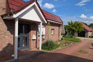 Geräumiges, preiswertes und saniertes 5-Raum-Einfamilienhaus mit lux. Innenausstattung in Alveslohe – Peterstraße 26, 25486 Segeberg (Kreis) – Vorschaubild 2