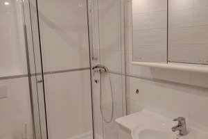 Vollständig renovierte 2-Zimmer-Wohnung mit Balkon in 40589, Düsseldorf – Die vollständige Adresse der Immobilie erhältst du vom Anbieter., 40589 Wersten, Düsseldorf – Vorschaubild 2