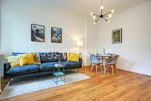 MÖBLIERT - NICE LIVING - Charmante Altbauwohnung mit Balkon – Die vollständige Adresse der Immobilie erhältst du vom Anbieter., 70180 Lehen, Stuttgart – Vorschaubild 1