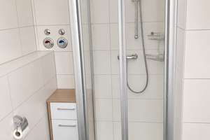 Vermietetes 1-Zimmer-Apartment in Ingolstadt – Balkon, Aufzug, EBK und Tiefgarage – 85049 Friedrichshofen-Hollerstauden, Ingolstadt – Vorschaubild 7