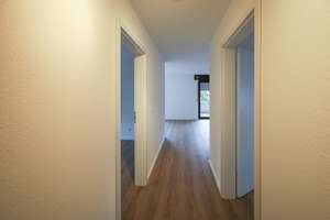 Zwei Immobilien zu einem Preis - Reihenendhaus mit angebautem Dreifamilienhaus! – Die vollständige Adresse der Immobilie erhältst du vom Anbieter., 79541 Lörrach – Vorschaubild 3