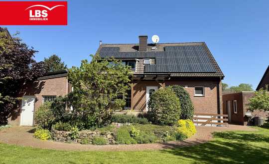Gepflegtes Zweifamilienhaus mit barrierefreier Erdgeschosswohnung!