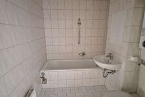 Südbalkon inklusive - drei Zimmer, Küche, Bad! – Arnold-Zweig-Str. 45, 39120 Leipziger Straße, Magdeburg – Vorschaubild 7