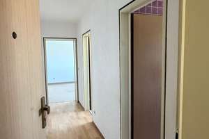 Alltagstaugliche 2-Zimmer-Wohnung in Laufamholz – Happurger Straße 32, 90482 Laufamholz, Nürnberg – Vorschaubild 1