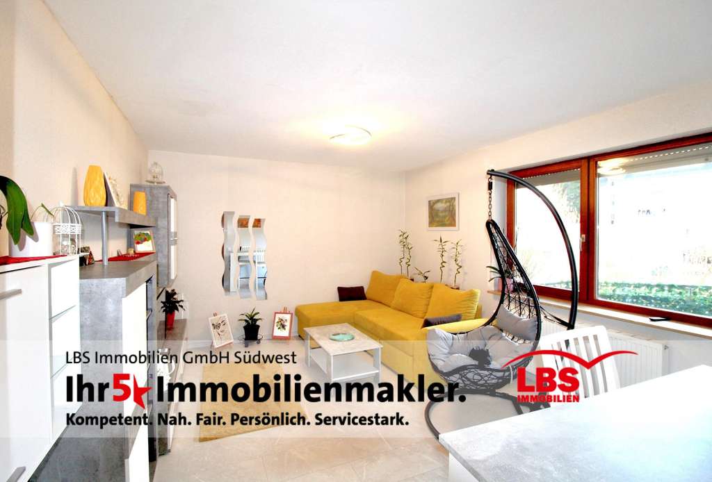 Immobilie in Baden-Baden - Gepflegte 2-Zimmer-Wohnung mit Balkon und Tiefgarage! - Bild 0