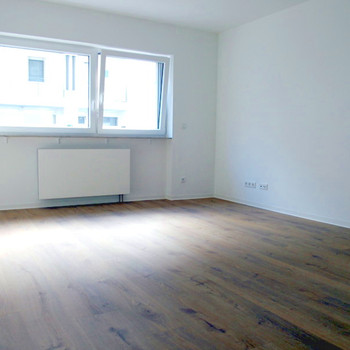 ERSTBEZUG nach Modernisierung !! Geräumige, schön geschnittene 4-Zimmer-Wohnung mit Balkon…