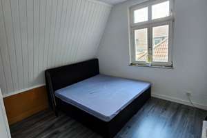 Charmante Dachgeschosswohnung im denkmalgeschützten Altbau mit Einbauküche – Bayernstr. 52, 47169 Marxloh, Duisburg – Vorschaubild 8
