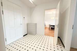 Joli Cœur: 3 Zimmer, Westbalkon, Gäste-WC und stilvolle Ausstattung auf ca. 85 m² – Die vollständige Adresse der Immobilie erhältst du vom Anbieter., 14059 Charlottenburg, Berlin – Vorschaubild 2
