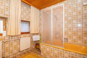 Freiraum und Vielfalt: Einfamilienhaus mit Einliegerwohnung und Garten – Die vollständige Adresse der Immobilie erhältst du vom Anbieter., 93413 Cham – Vorschaubild 12