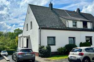Nahe Unterbacher See - Traumhaftes Grundstück mit sanierungsbedürftigem EFH – Düsseldorf – Vorschaubild 1