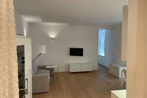 Wohnen im Stilaltbau: Ruhige Innenhoflage mit Balkon nahe der Maximilianstraße – Mannhardtstraße 5, 80538 Lehel, München – Vorschaubild 2