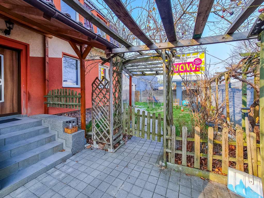 Immobilie in Ludwigsfelde - KLEINES MEHRFAMILIENHAUS MIT 4 WOHNEINHEITEN IN LUDWIGSFELDE + MOD-BEDARF - Bild 2