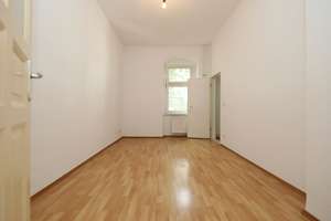 RUHIGER RÜCKZUGSORT IN BELIEBTER KIEZ-LAGE - NETTE COMMUNITY - BALKON MIT BLICK INS GRÜNE – Weserstr. 203 aa, 12047 Neukölln (Ortsteil), Berlin – Vorschaubild 4