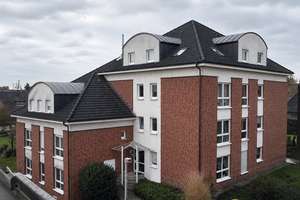 Moderne Dachgeschosswohnung mit Balkon & Tiefgaragenstellplatz