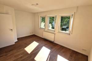 Moderne 4-Zimmer-Wohnung in Esslingen Stadtmitte – mit Einbauküche, Tageslichtbad, Loggia und Garten – Die vollständige Adresse der Immobilie erhältst du vom Anbieter., 73728 Innenstadt, Esslingen am Neckar – Vorschaubild 9