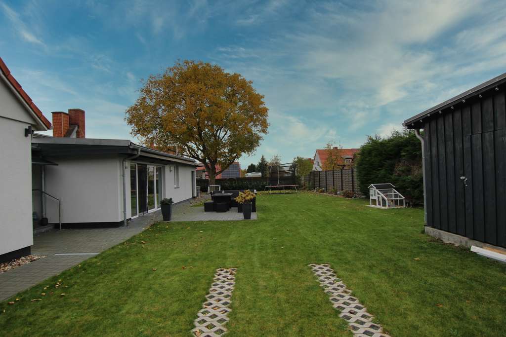 Immobilie in Ribnitz-Damgarten - einzugsfertige, moderne Doppelhaushälfte mit familienfreundlich angelegtem Garten - Bild 3