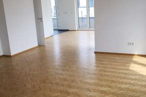 Exkl. 2-Zi.-ETW-Penthouse mit Dachterrasse, EBK und TG
Frankfurt/M. Europaviertel – Die vollständige Adresse der Immobilie erhältst du vom Anbieter., 60326 Gallus, Frankfurt am Main – Vorschaubild 2
