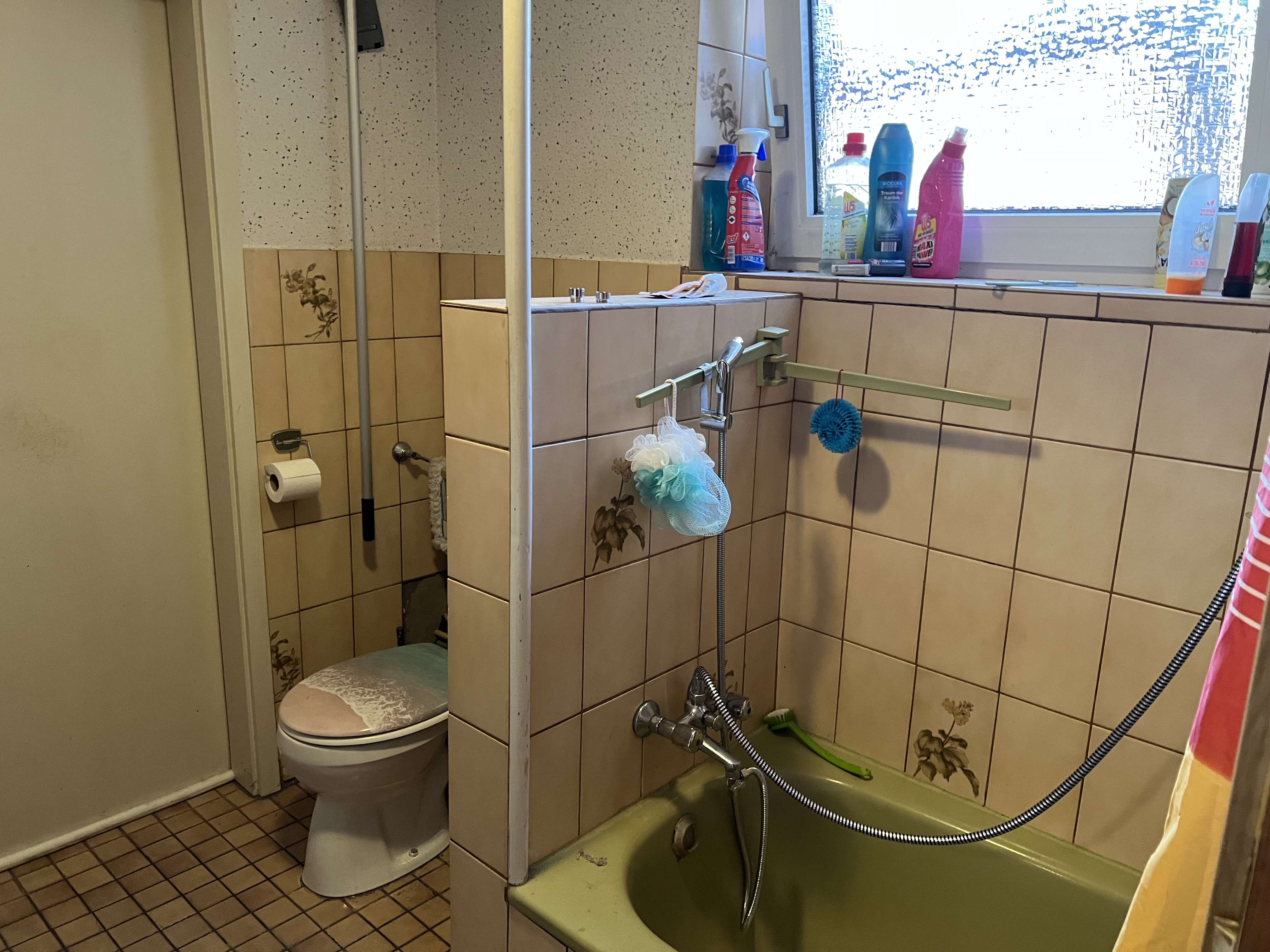 Immobilie in Hemmoor - Zeit für Veränderung!
Wohnhaus mit Einliegerwohnung und vielen Nebengebäuden in ruhiger Lage von Hem - Bild 6