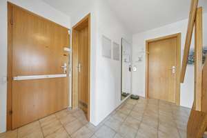 Attraktive 2-Zi.-Maisonette inkl. 24,64 m² Nutzfläche & TG-Stellpl. mit herrlichem Panoramablick – Die vollständige Adresse der Immobilie erhältst du vom Anbieter., 70619 Riedenberg, Stuttgart – Vorschaubild 2