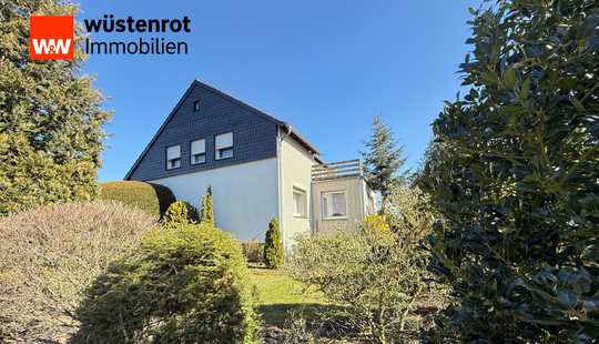 Bild von Auf einem schönen großen Eckgrundstück steht dieses sanierunsbedürftige 2-Familienhaus mit 2 Garagen